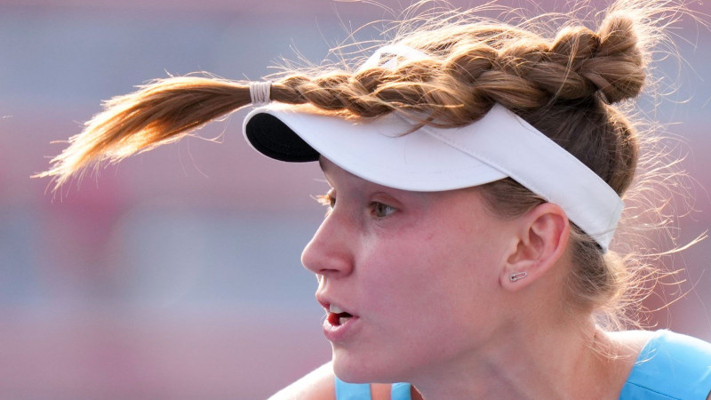 Ribakina apspēlē Švjonteku, arī Pegula tiek "Australian Open" pusfinālā