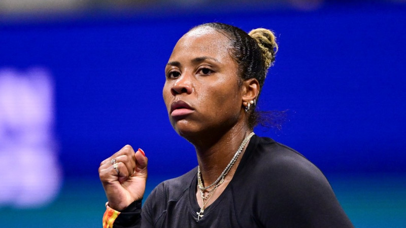Taunsenda parāda klasi un satriec piekto raketi, arī Ribakina tiek "US Open" 1/8 finālā