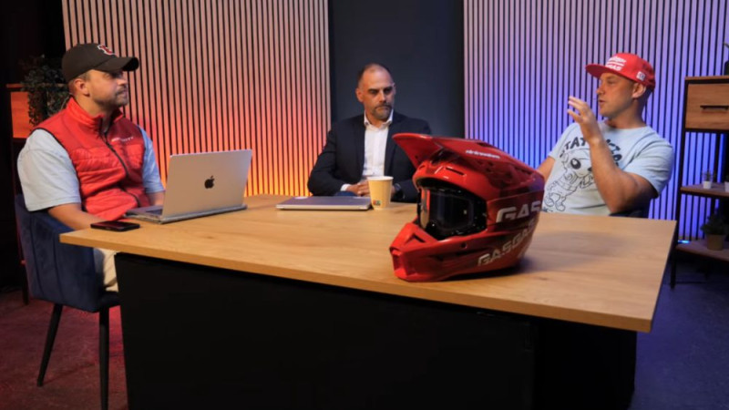 Klausītava | MXF podkāsts: Latvijas komanda gatavojas startam Nāciju motokrosā