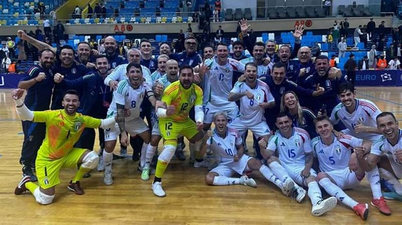 Itālija pendelēs izmoka "Euro 2026" ceļazīmi - noskaidrotas visas finālturnīra dalībnieces