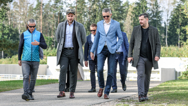 IZM pārstāvji ieskatās Smeceres silā attīstības vīzijā