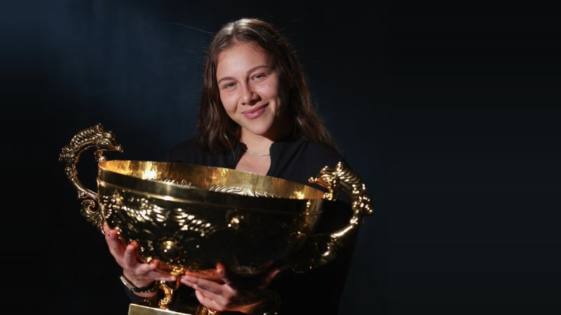 Aņisimova triumfē Pekinas "WTA 1000", izcīnot ceturto nozīmīgo titulu