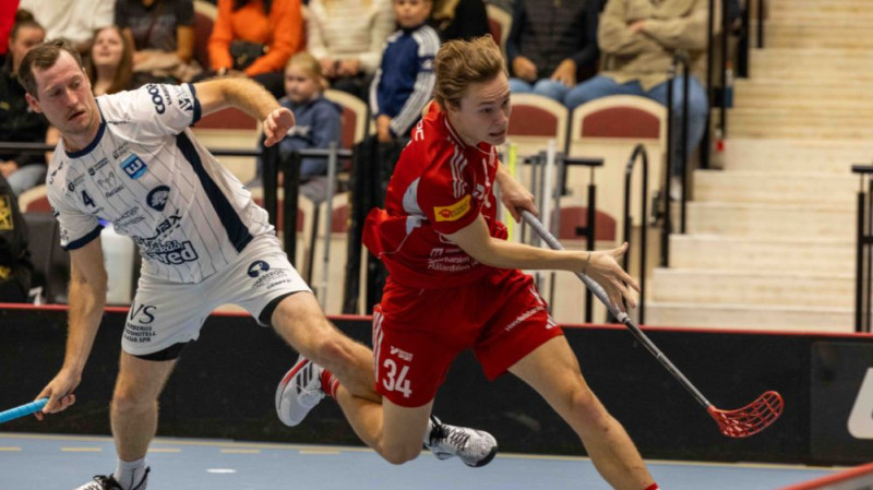 Krūmiņš piespēlē uzvaras vārtos, Zariņš ar komandu grauj