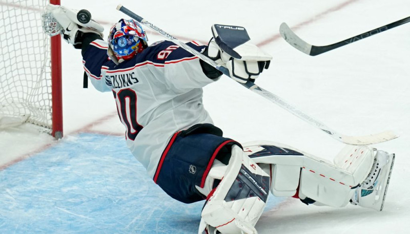 Holivudas cienīgs scenārijs: Šilova un Merzļikina duelis noslēdzas vien bullīšos