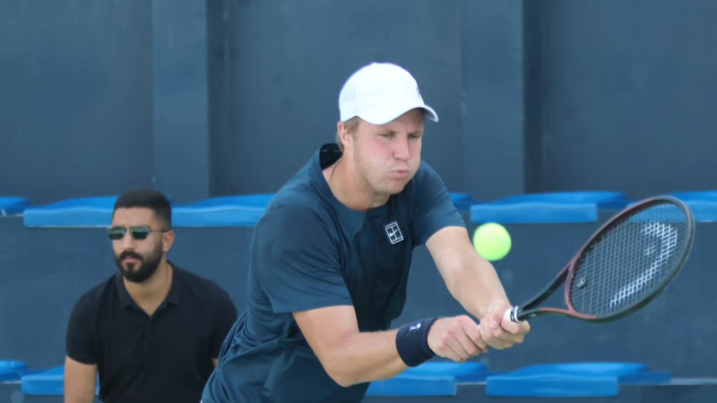 Ozoliņš apstājas Bahreinas 1/8 finālā