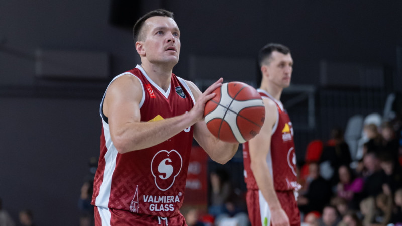 Ventspilī sezonas pirmais Kurzemes derbijs, Cēsīs cīņa par vicelīderu pozīciju