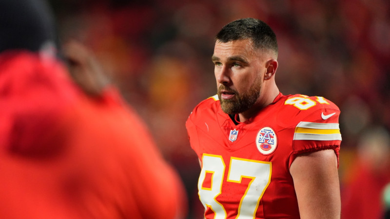 "Chiefs" dinastija grūst, "Colts" sezona izirst līdz ar saspēles vadītāja traumu