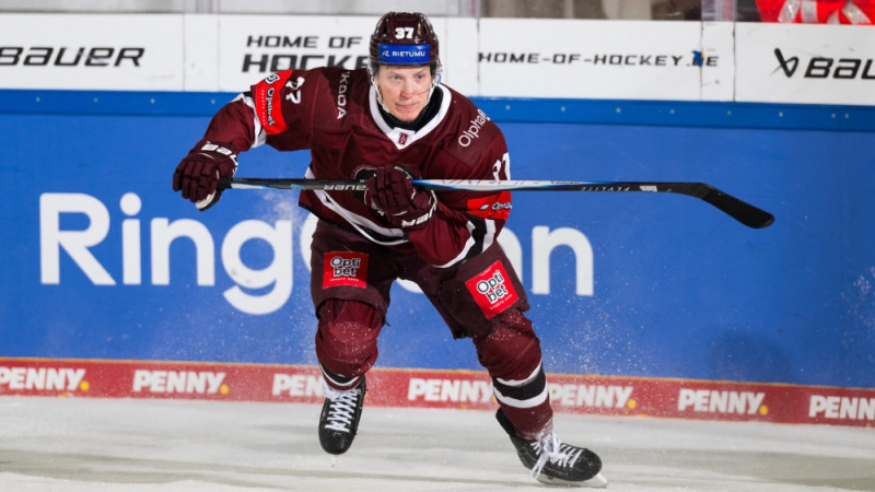 Kā gūt baudu no melnā darba hokeja laukumā? "Viens nekad neuzvarēsi"