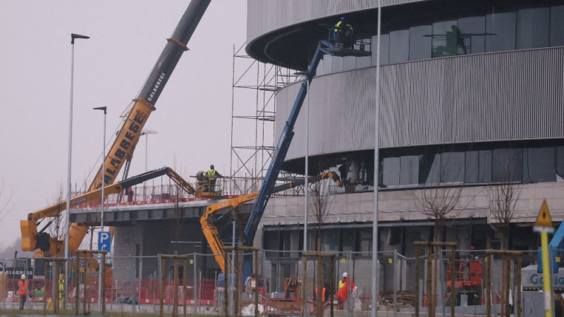 Buncis par Milānas arēnas būvēšanas tempu un hokeja specifiku olimpiskajās spēlēs