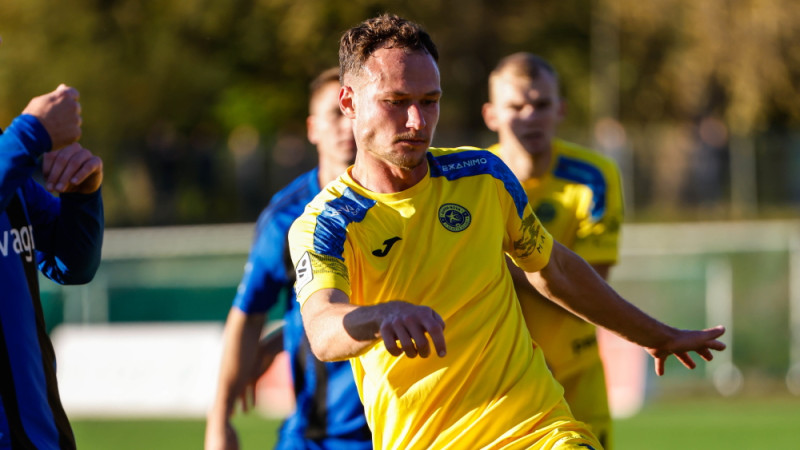 Bijušais Latvijas izlases pamatsastāva spēlētājs paliek "Super Nova" rindās