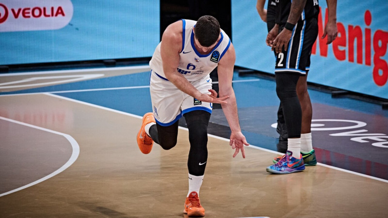 Lomažs turpina spīdēt, Klaipēdai padodas 22:0 izrāviens