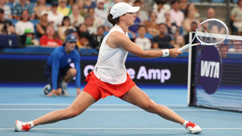 Švjonteka un Ribakina uzvar trīs setu cīņās, tiekot Dohas 1/4 finālā