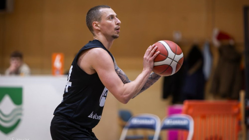 Leimaņa 29+5+5 un Jaunzema 19+8+6+6 palīdz pēdējā ceturksnī iedzīt -19 un uzvarēt