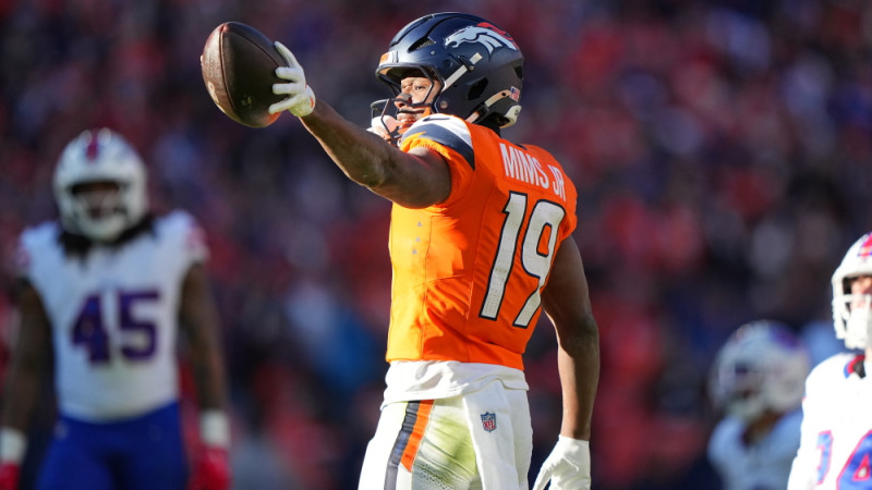 "Broncos" pagarinājumā iekļūst konferences finālā, "Seahawks" uzvar ar pirmo spēles epizodi