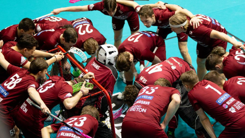 Florbolisti atspēlējas un “bullīšos” uzvar Šveici