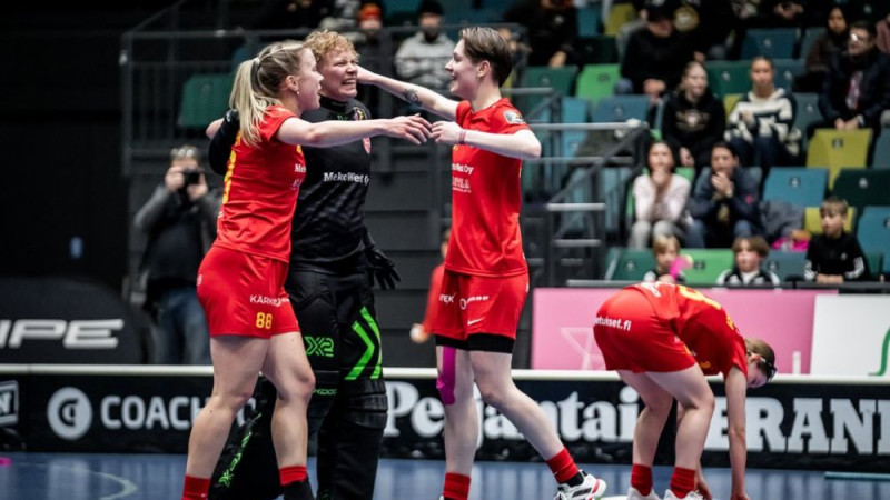 Zariņa ievelk komandu kausa finālā, Ābeles ar panākumu sāk 1/4 finālu