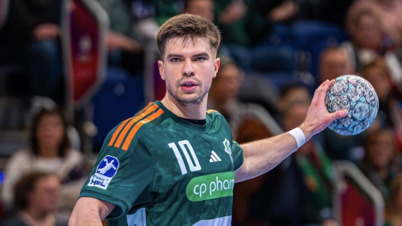 Uščins trešajā Bundeslīgas spēlē pēc kārtas iemet vismaz pa deviņām bumbām