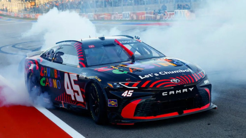 Rediks ar uzvaru Ostinas trasē sasniedz vēsturisku NASCAR rekordu