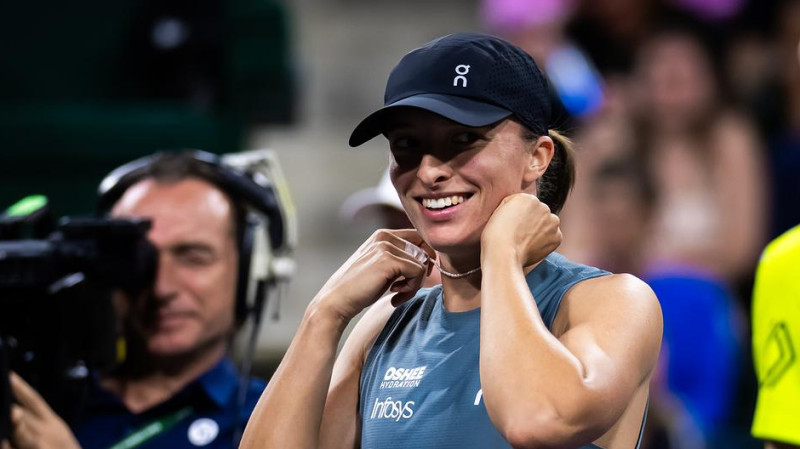 Švjonteka sagrauj Muhovu, arī Ribakina iesoļo Indianvelsas 1/4 finālā