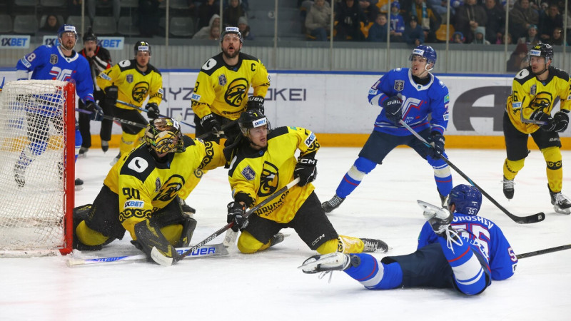 Andžāna HPK tiek Somijas ceturtdaļfinālā, Siksnam trīs punktu cīņa pusfinālā