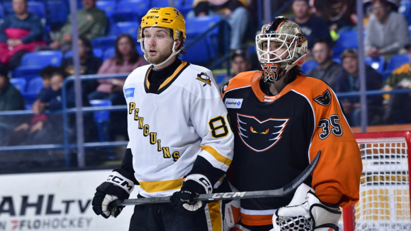 Latviešu hokejistu komandām graujošas uzvaras AHL turnīrā