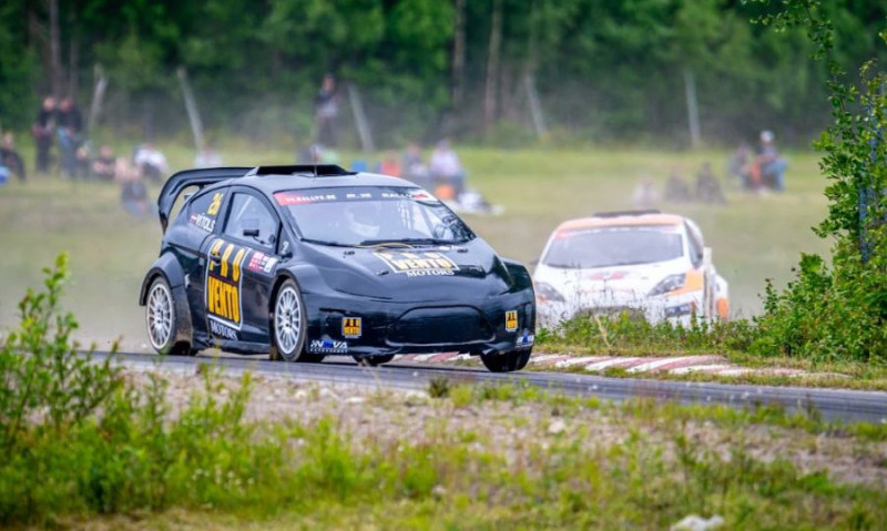 Zviedrijas ''RallyX'' uz starta izies divi latviešu sportisti