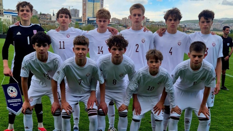 Latvijas U15 futbolisti Erevānā pieveic armēņus