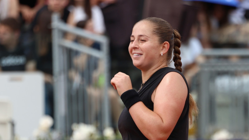 Ostapenko pretendēs uz karjeras otro Romas pusfinālu