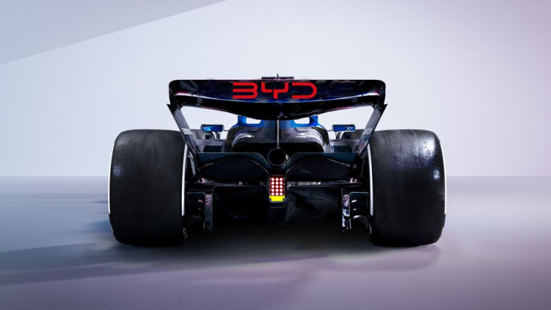 Ķīnas ražotājs "BYD" pagaidām nogaidīs ar ienākšanu F1 čempionātā